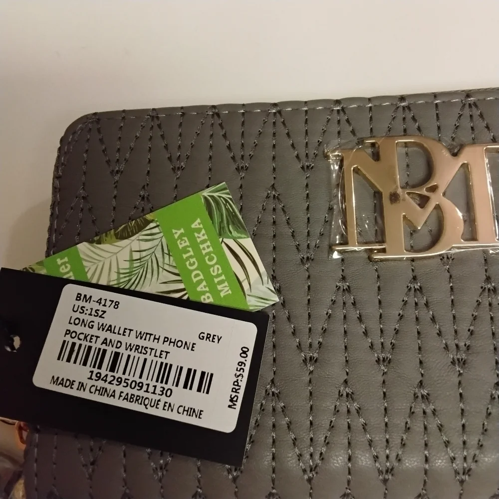 Badgley Mischka Gray Long Vegan Quilted Phone Cards Wallet NWT - Picture 3 of 4